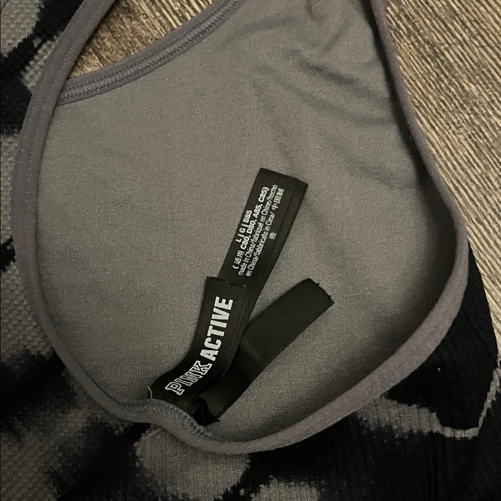 PINK Victoria's Secret Monochrome Tie-Dye Sports Bra - Picture 3 of 4